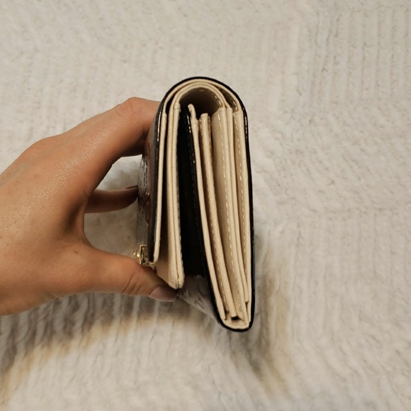 Beautiful Wallet - Picture 3 of 8